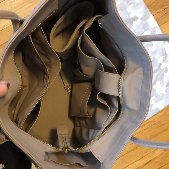 Signature Tote - Picture 6 of 6